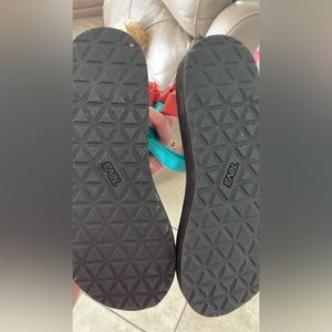 Teva size 10 women’s